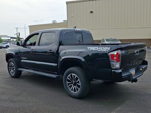 Used 2020 Toyota Tacoma TRD Sport AWD/4WD image 4