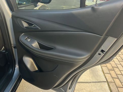 Used 2025 Buick Encore GX Preferred AWD/4WD image 15