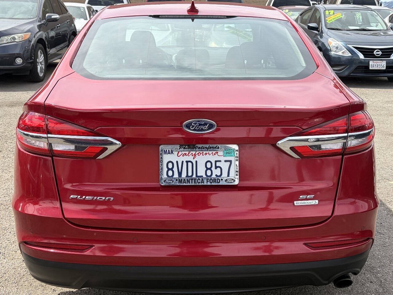 Used 2020 Ford Fusion SE FWD image 7