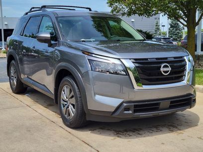 New 2025 Nissan Pathfinder SV w/ Cargo Package