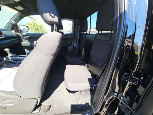 Used 2022 Toyota Tacoma TRD Sport w/ TRD Premium Sport Package image 14