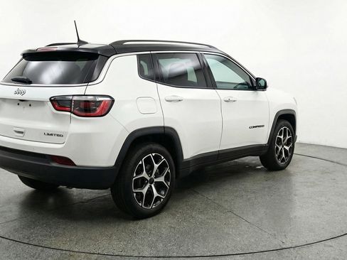 Used 2025 Jeep Compass Limited AWD/4WD image 9