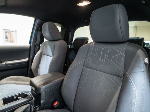 Used 2017 Toyota Tacoma TRD Off-Road image 16