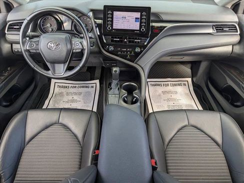 Used 2022 Toyota Camry SE image 16