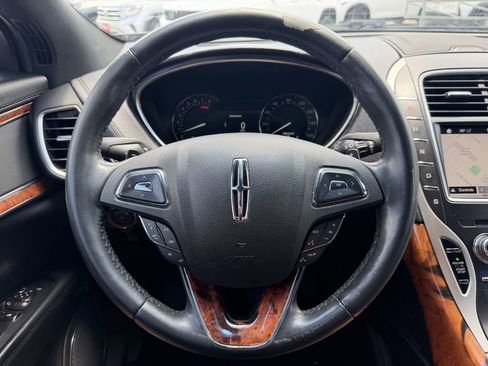 Used 2018 Lincoln MKX Reserve FWD image 11