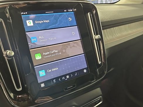 Certified 2024 Volvo XC40 B5 Plus w/ Protection Package Premier image 23