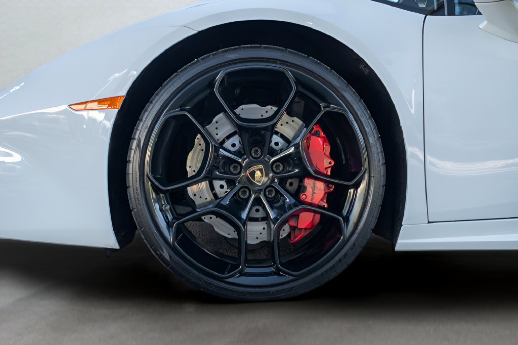 Used 2019 Lamborghini Huracan LP 580-2 RWD image 33