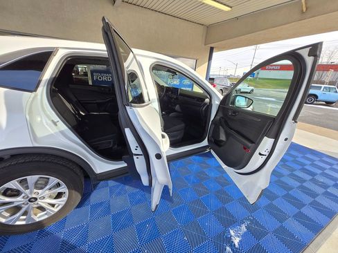 Used 2023 Ford Escape Active image 28