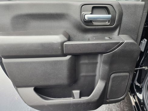 Used 2025 Chevrolet Silverado 2500 Custom w/ Custom Convenience Package image 18