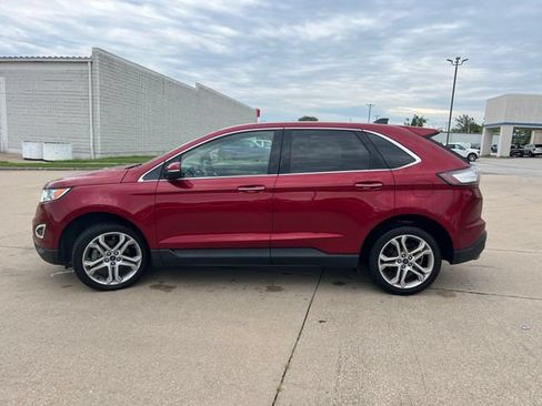 Used 2018 Ford Edge Titanium w/ Technology Package FWD image 2