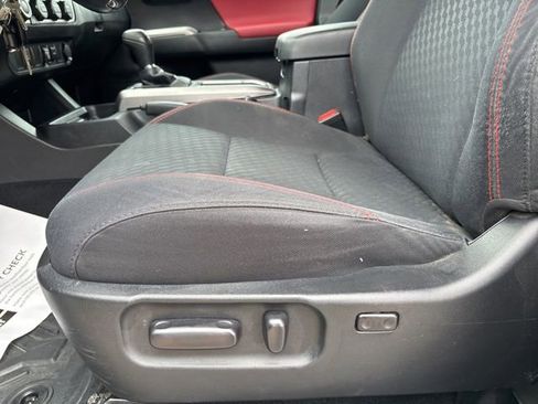 Used 2022 Toyota Tacoma SR5 image 9