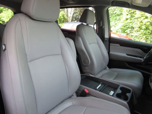 Used 2023 Honda Odyssey Touring image 20