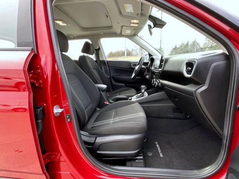 Certified 2023 Hyundai Venue SEL image 16