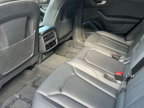 Used 2023 Audi Q8 Premium Plus w/ Premium Plus Package image 12