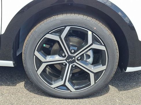 New 2025 Kia Niro EX Touring image 10