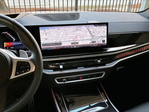 Used 2025 BMW X5 xDrive40i w/ M Sport Package image 6