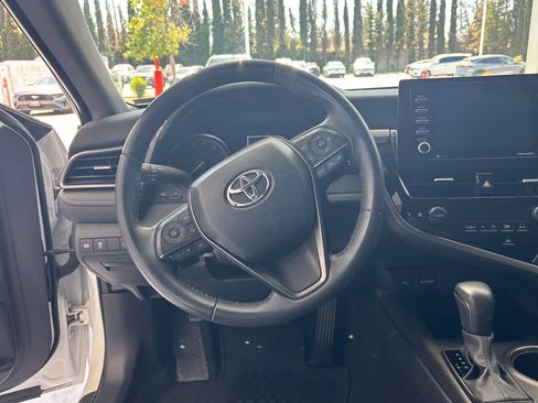 Used 2024 Toyota Camry SE FWD image 16
