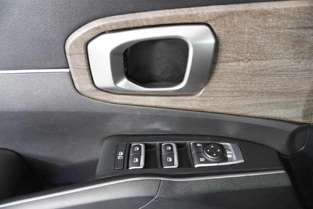 Used 2021 Kia Sorento EX FWD image 19
