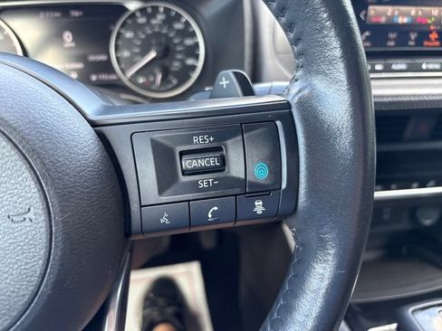 Used 2024 Nissan Rogue SV AWD/4WD image 12