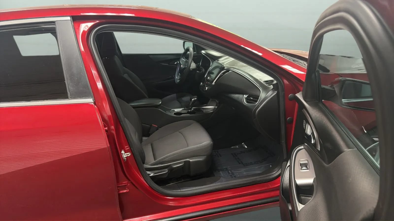 Used 2021 Chevrolet Malibu LT FWD image 20