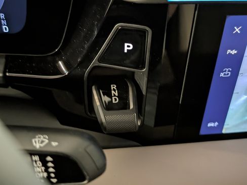 New 2026 Porsche Macan 4 Electric image 38