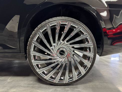 Used 2014 Chrysler 300 RWD image 25