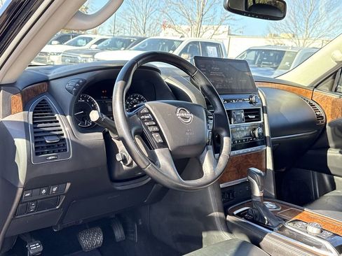 Used 2023 Nissan Armada SL image 10
