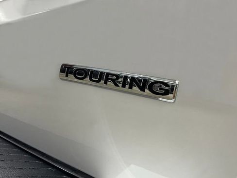 New 2026 Honda Odyssey Touring image 7