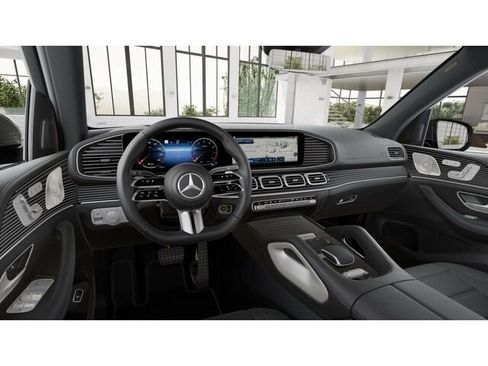 New 2026 Mercedes-Benz GLS 580 4MATIC image 4