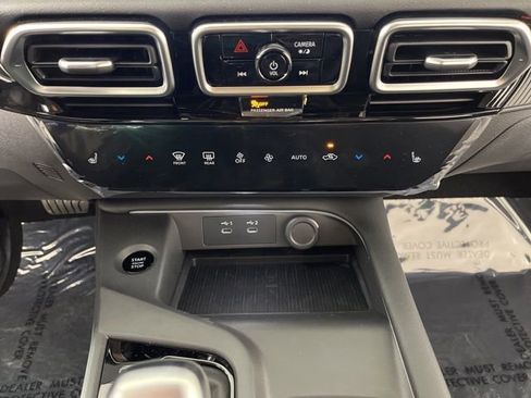 New 2026 Nissan Sentra SR w/ SR Premium Package FWD image 23