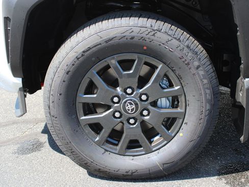 New 2026 Toyota 4Runner SR5 AWD/4WD image 12