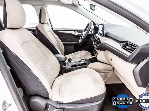 Used 2021 Ford Escape SE image 32