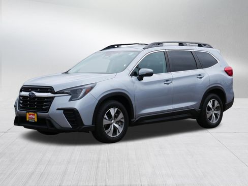 Used 2023 Subaru Ascent Premium AWD/4WD image 3