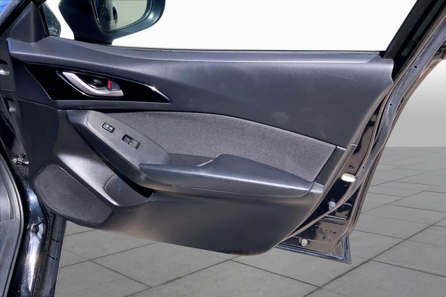 Used 2016 MAZDA MAZDA3 i Sport FWD image 22