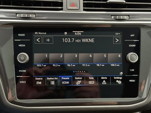 Certified 2023 Volkswagen Tiguan SE R-Line image 17