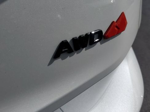 Used 2025 Nissan Rogue SV AWD/4WD image 6