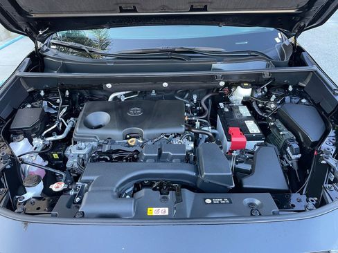 Used 2025 Toyota RAV4 XLE image 32