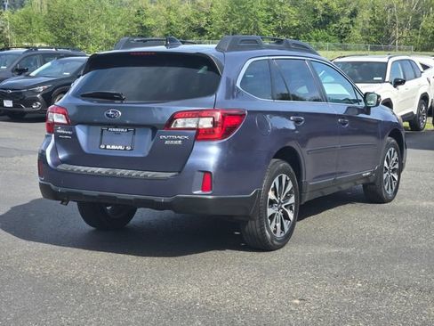 Used 2016 Subaru Outback 2.5i Limited AWD/4WD image 8