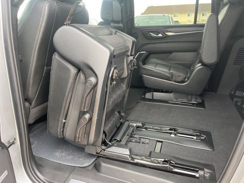 Used 2023 GMC Yukon XL Denali image 42