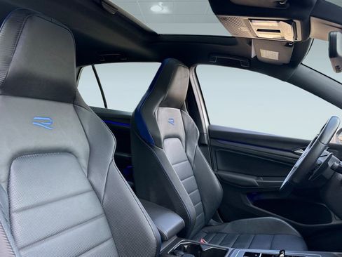 Used 2022 Volkswagen Golf R image 14