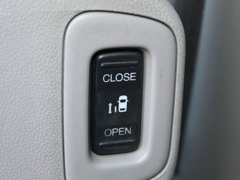 Used 2016 Honda Odyssey Touring image 13
