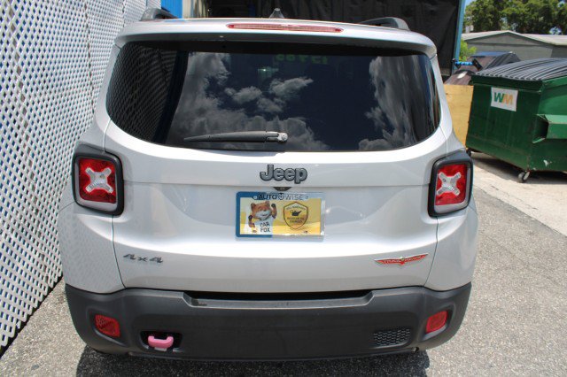 Used 2016 Jeep Renegade Trailhawk w/ Premium Trailhawk Package AWD/4WD image 6