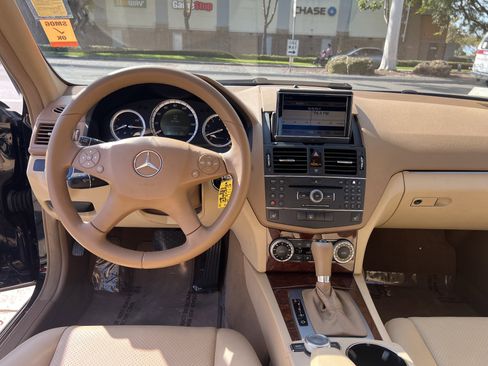 Used 2008 Mercedes-Benz C 300 Sedan w/ Multimedia Pkg image 19