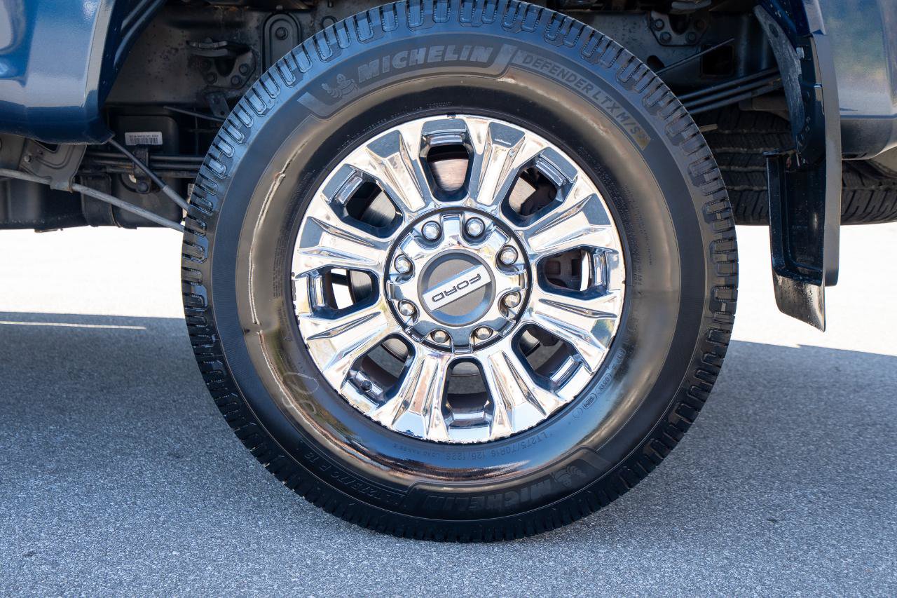 Used 2017 Ford F350 XLT w/ XLT Premium Package AWD/4WD image 23