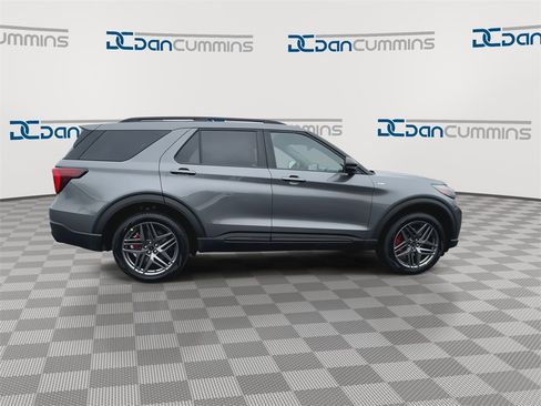 New 2026 Ford Explorer ST-Line w/ ST-Line Street Pack image 9