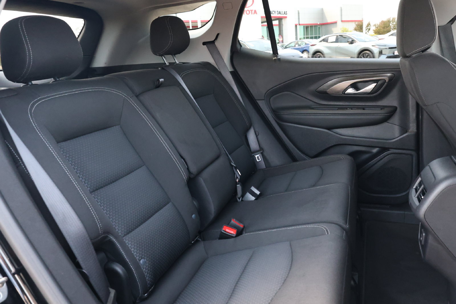 Used 2024 GMC Terrain SLE AWD/4WD image 30
