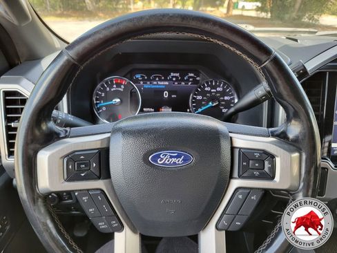 Certified 2022 Ford F350 Platinum AWD/4WD image 32