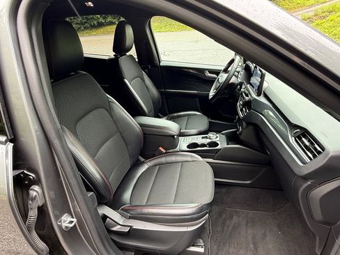 Used 2025 Ford Escape ST-Line FWD image 16