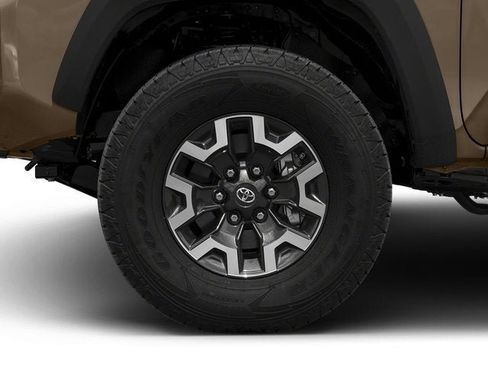 Used 2017 Toyota Tacoma TRD Off-Road w/ Tow Package (A/T) AWD/4WD image 14