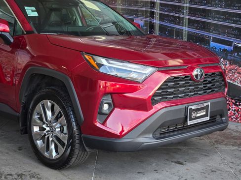 Used 2023 Toyota RAV4 XLE Premium image 2